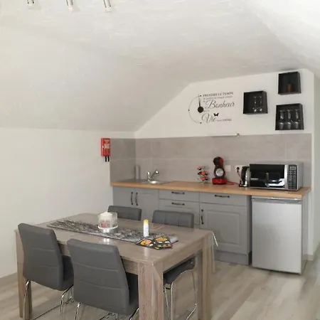 Lägenhet La Cigale Et Le Grillon Bouillon